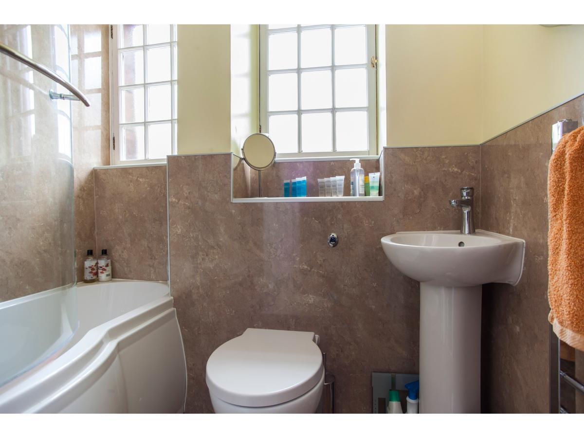 Historic Dean Village Treasure, Sleeps 4 Edimburgo Esterno foto